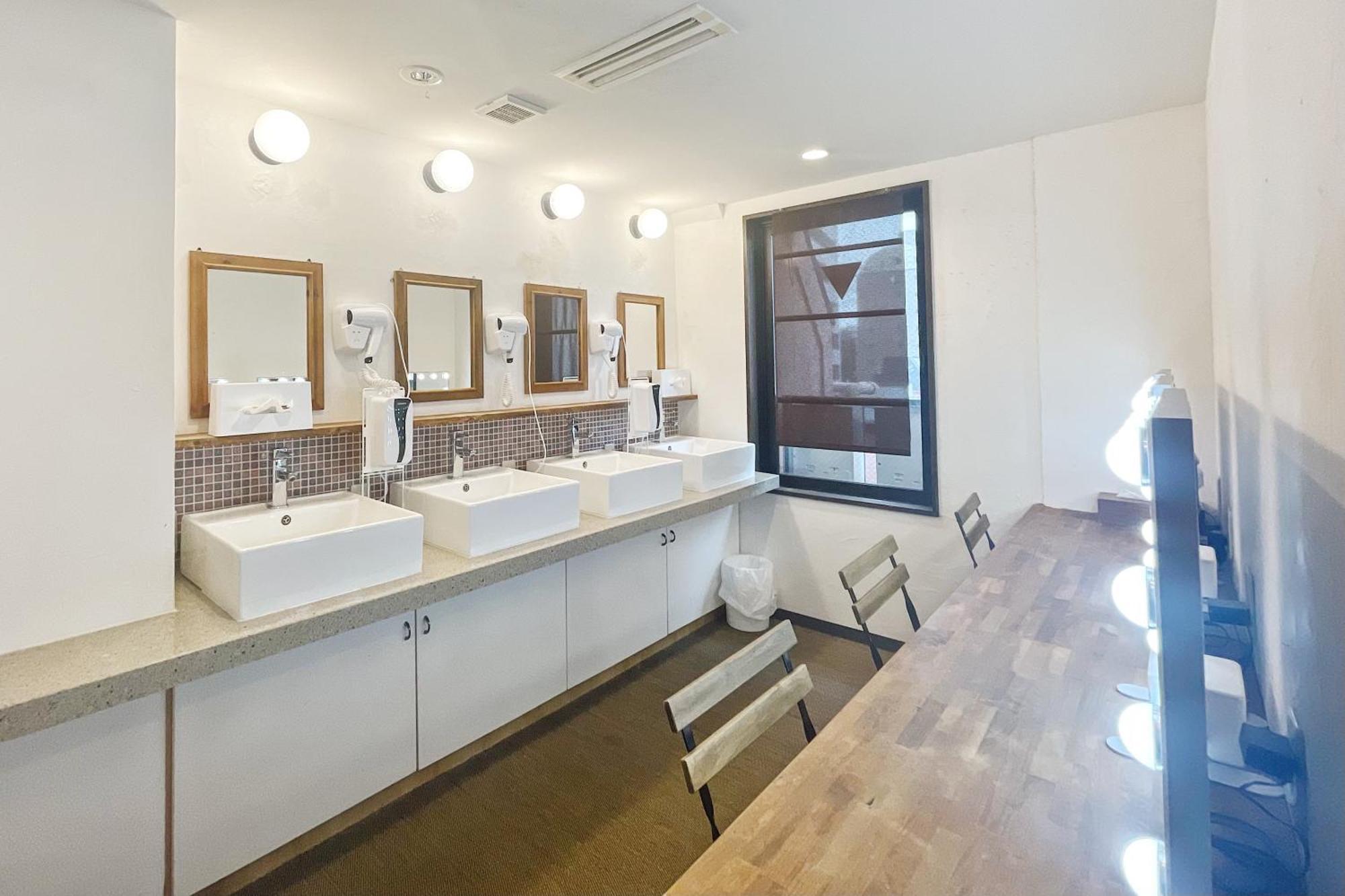 Hostel Lodging Tokyo Ueno Zewnętrze zdjęcie